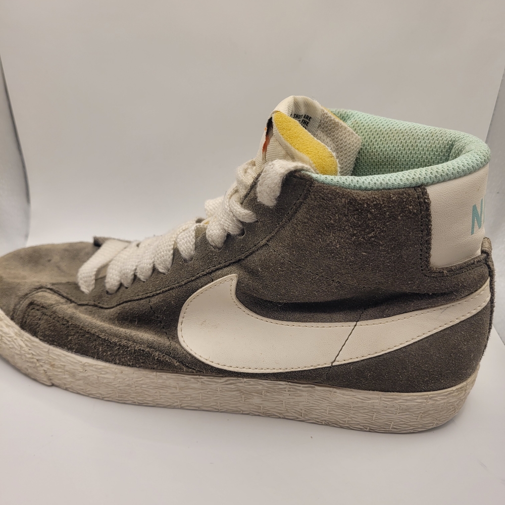 Nike High-Top Sneakers in Brown and White
